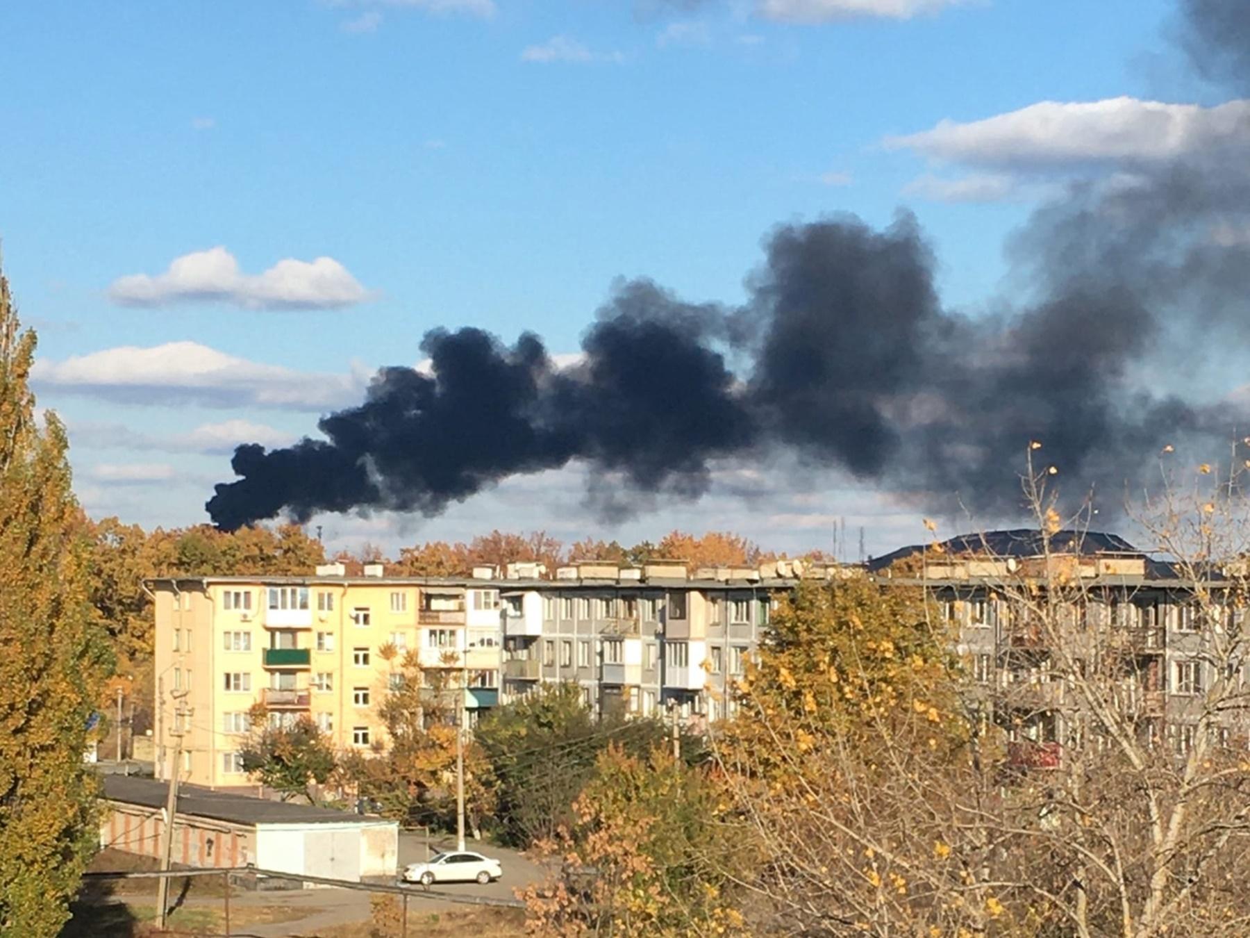 Погода в новошахтинске. Пожар в Новошахтинске. Город Новошахтинск поселок Западный. Горящий город. Пожар в Новошахтинске сегодня.